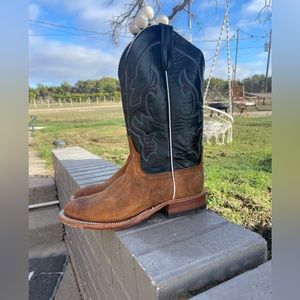 Men’s Anderson Bean Round Toe. Bought at Teskeys in Weatherford. Size 9D